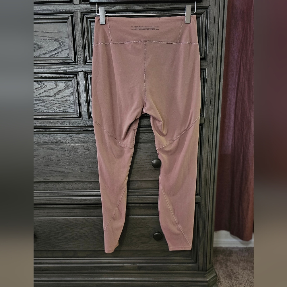 Lululemon LAB nulu leggings 😍 - Picture 13 of 15